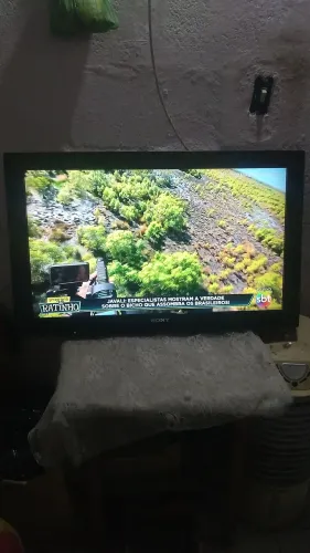 TV Sony 32 polegadas com controle