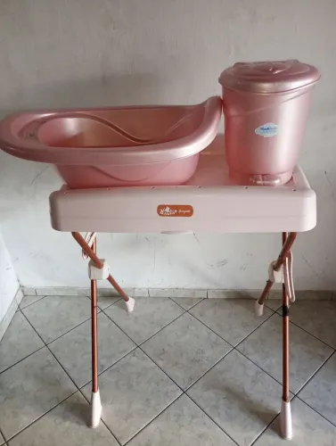 Banheira Infantil com Suporte e Lixeira