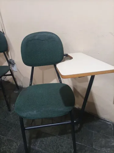 30 cadeira universitária