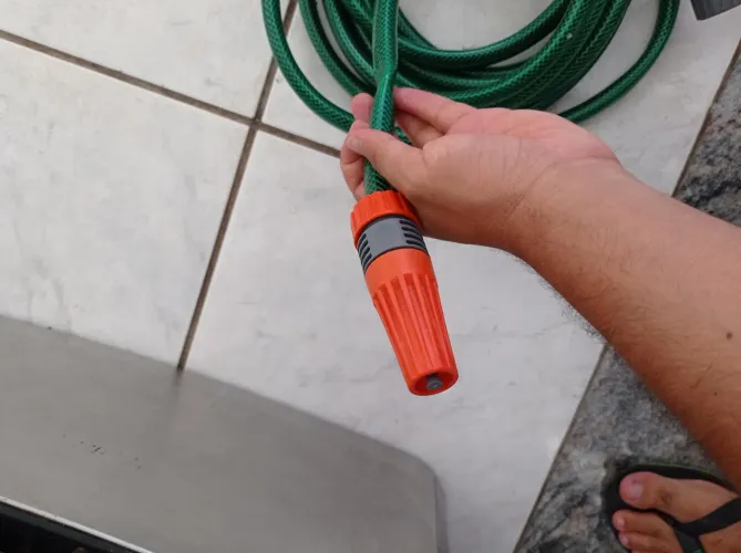 Kit mangueira flexivel tramontina Verde de 6 metros com engate e esguicho