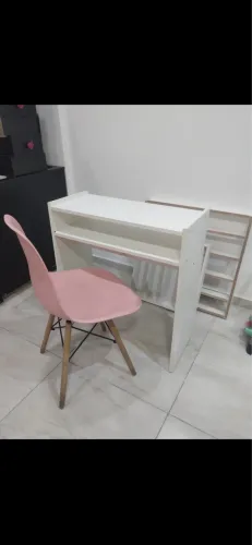 Mesa e cadeira manicure 