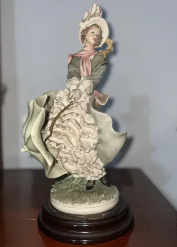 Estatueta Giuseppe Armani