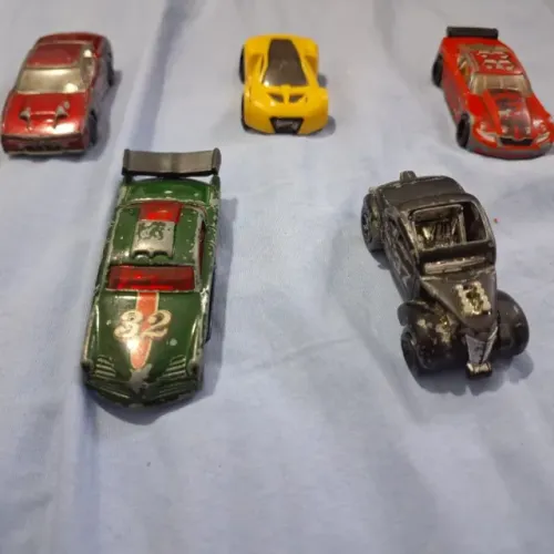Lote com 5 Carrinhos Hot Wheels - Usados
