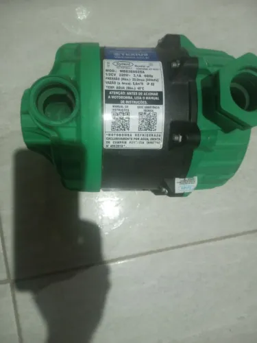 Bomba da água 220 v NOVA por R$ 500 reais pra sair logo