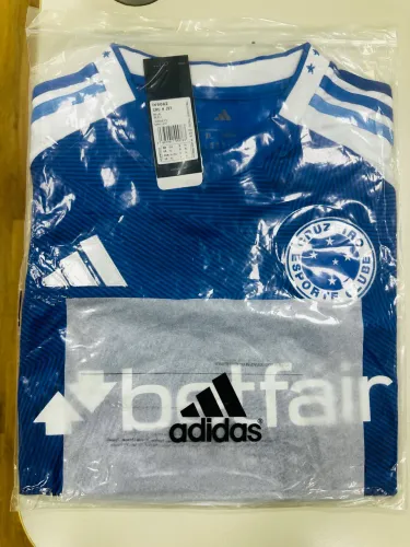 Camisa do Cruzeiro em promoção