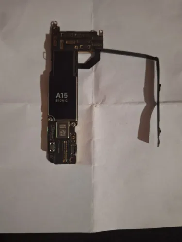 Placa zera de iphone 13 bloqueada