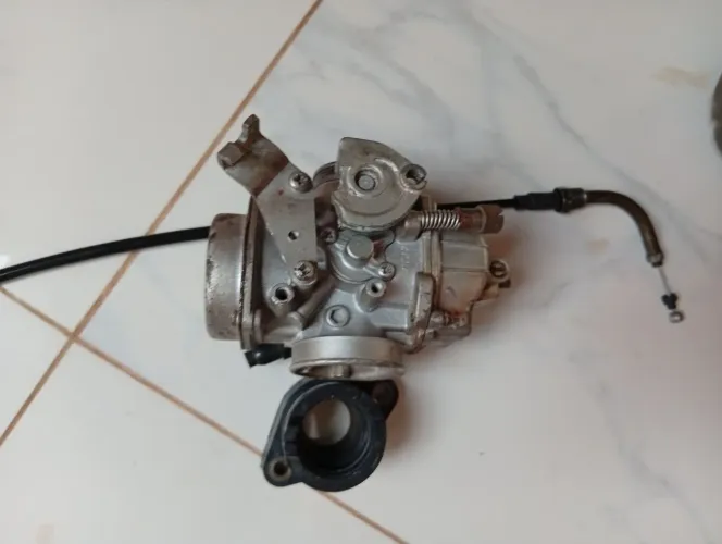 Vende se um carburador da esporte 80 reais
