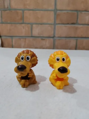 dupla de Miniaturas Antigas Leão Kinder Ovo Anos 90 Coleção Leo Ventura