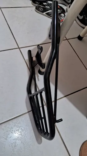 Bagageiro tubular refosado chapam pra moto Start Fan Titan 160