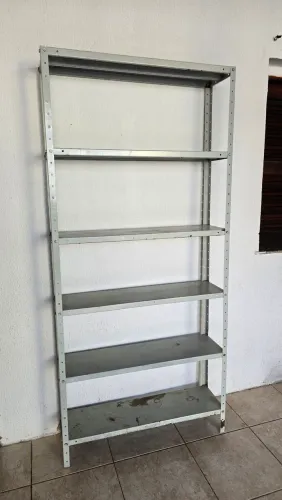Estante de ferro - 6 prateleiras (90x25)