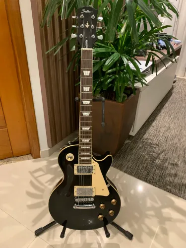 Guitarra Les Paul Shelter
