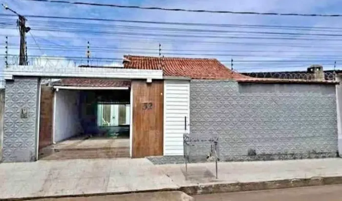 Casa 3/4 Com Piscina no tomba
