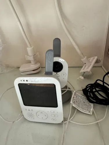 Babá eletrônica Philips Avent com suporte de berço