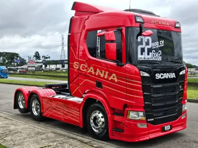 Scania R500 6x2 Ano 2022 Automático RETARDER Farol de Teto e Grade Carenagem Lateral
