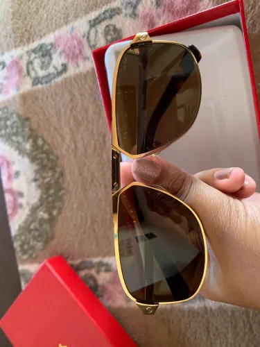 Óculos semi novo Cartier?