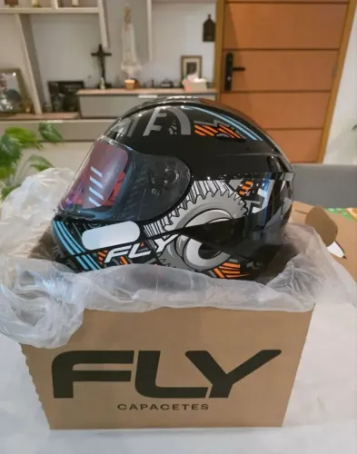 Capacete fly