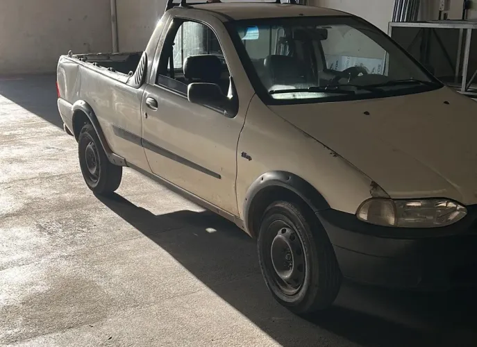 Fiat Strada Working 1.5 MPI 8V CE (álcool) 2001