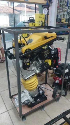 Compactador De Solo a gasolina Toyama Profissional - Loja/Nova
