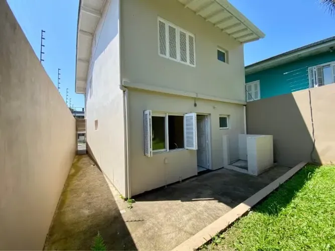 CASA A VENDA EM OSASCO LOCALIZADA NO JARDIM DAS FLORES PROXIMO AO PARQUE ECOLOGICO