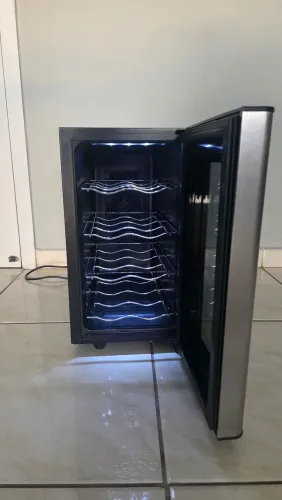Adega Electrolux 8 garrafas