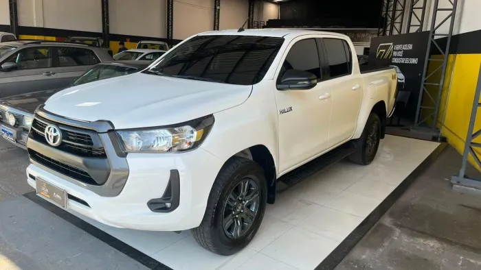 Toyota Hilux CD SR5 4X4 2.8 Diesel 2025