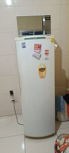 Geladeira e microondas