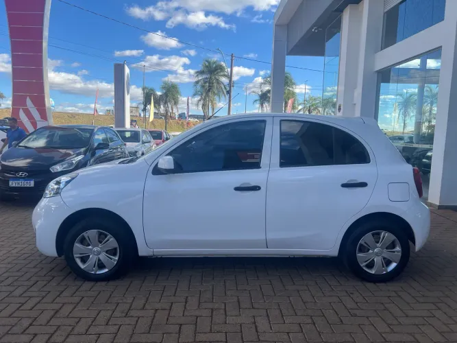 Nissan March S 1.0 12V Flex 5P 2016