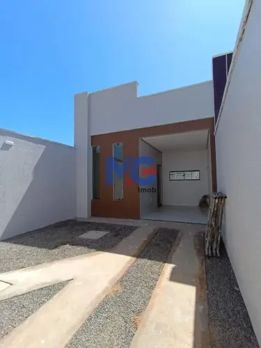 Casa à venda em Barbalha (CE) - 2 quartos, 1 suíte, financiamento disponível