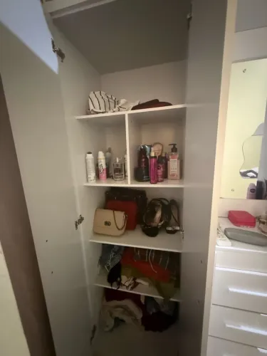 Vendo guarda-roupa semi novo apenas 4 meses de uso tem nota fiscal