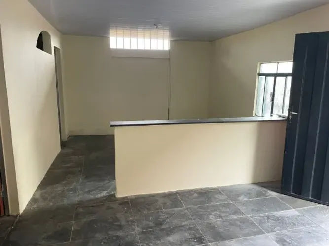 Casa - Barracao 5 comodo aluguel