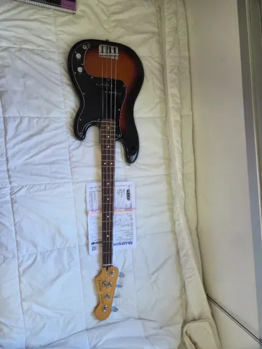 CONTRABAIXO FENDER PLAYER II PRECISION BASS + BAG SEIZI ARMOR