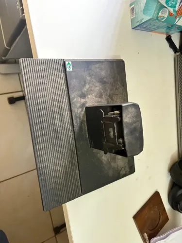 Monitor LCD 27 polegadas