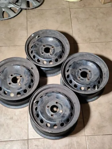 Rodas Originais Aro 13 Clio 2016 com Calotas