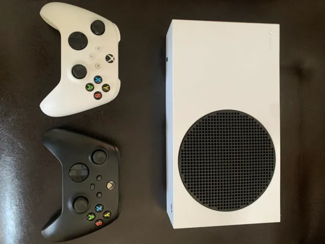 Xbox séries s zerado,com 2 controles originais 
