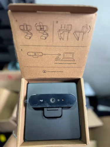 Webcam Logitech Brio 4K Ultra HD - (Disponível: 1 Lacrada e 1 Aberta)