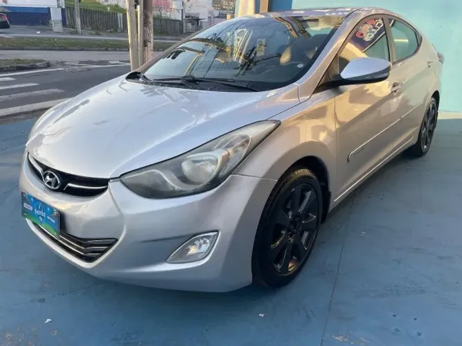 Hyundai Elantra GLS 1.8 16V Aut. 2013