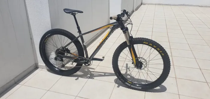 Specialized Fuse 27.5+ ou 29 (Tamanho M / 17.5) - Seminova, impecável!