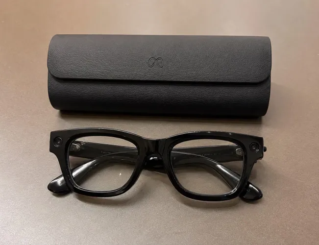 RAY-BAN META DISPLAY