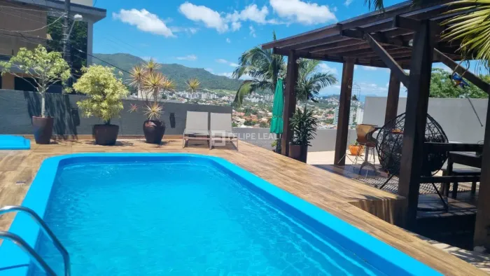 Casa em Itacorubi - Florianópolis