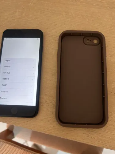 iPhone SE 2020 - 6 meses de uso 