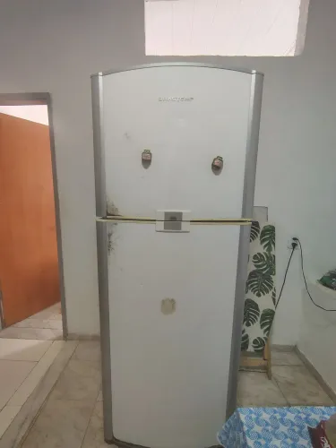 Geladeira toda boa, 500 pra hoje