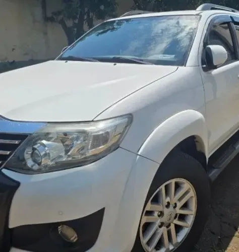 Toyota Hilux SW4 SR 4X2 2.7/2.7 Flex 16V Mec. 2014