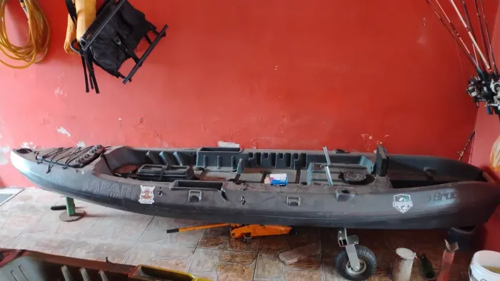Caiaque e motor