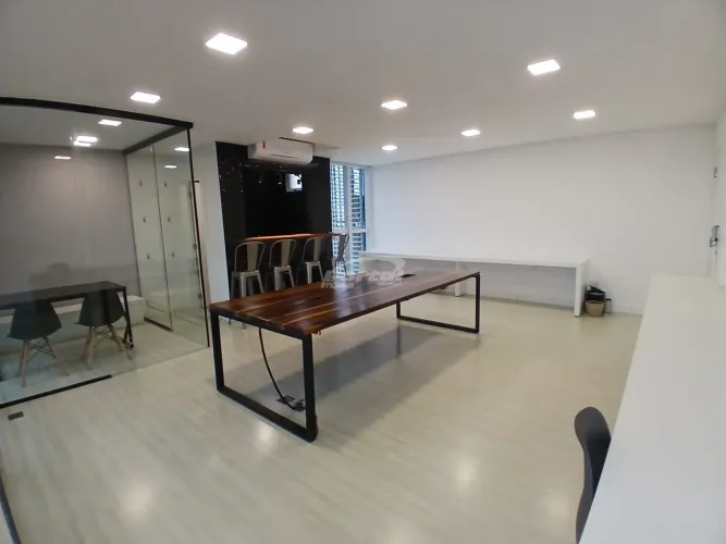 Sala comercial disponível para locação no bairro Velha Blumenau/SC