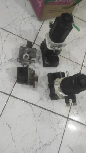 Vendo bomba de arla e dosadora Mercedes euro 6