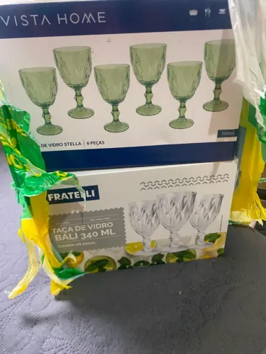 Kit taças com 6 peças (NOVO LACRADO) disponível na cor verde e transparente 