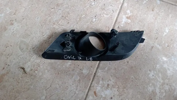 Moldura Farol de Milha Honda Civic 2014 lado esquerdo