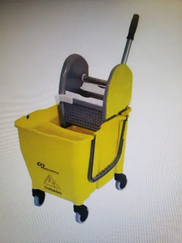 Vendo balde espremedor marca Bralimpia 