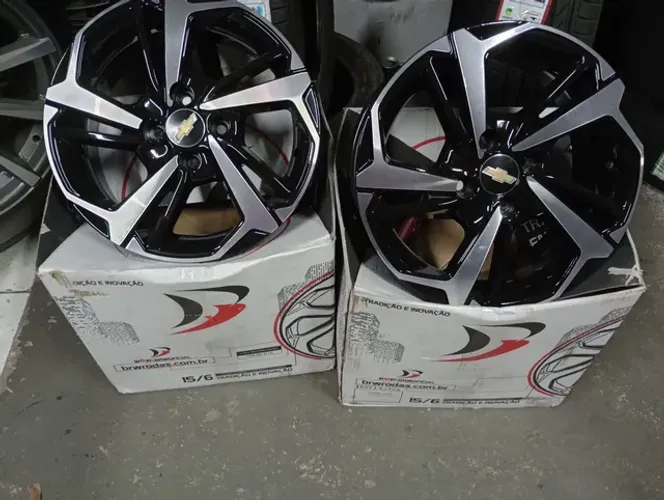 Rodas Novas Aro 15 -Nova Montana -4x100