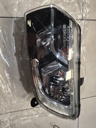 farol direito com led do sandero 2019 recuperado 1 perna